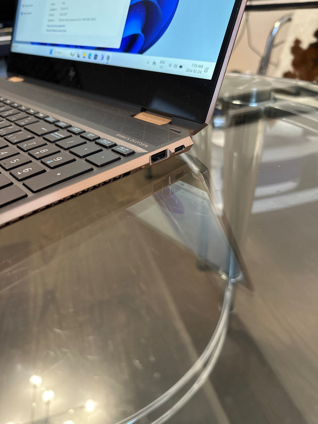HP Specter Gold - laptop in Laptops in Markham / York Region - Image 2