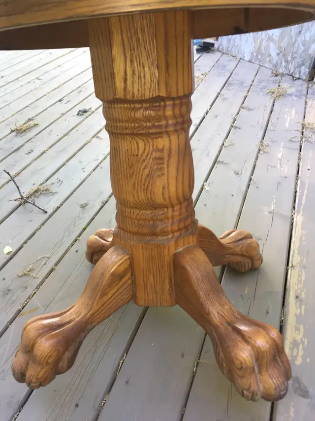24" Oak Table with Claw Feet in Other Tables in Sarnia - Image 4