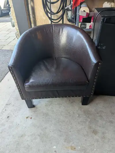 Club chair, brown , View more