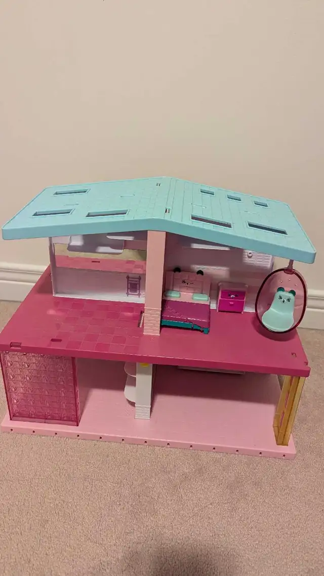 Used Shopkins Doll house Playset with Assessories in Toys & Games in Markham / York Region - Image 3