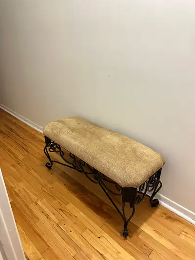 Banc rembourré décoratif / Upholstered Entryway Bench, View more