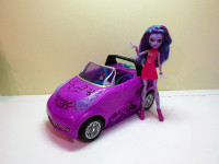 Monster High Twyla Creepover et son joli cabriolet