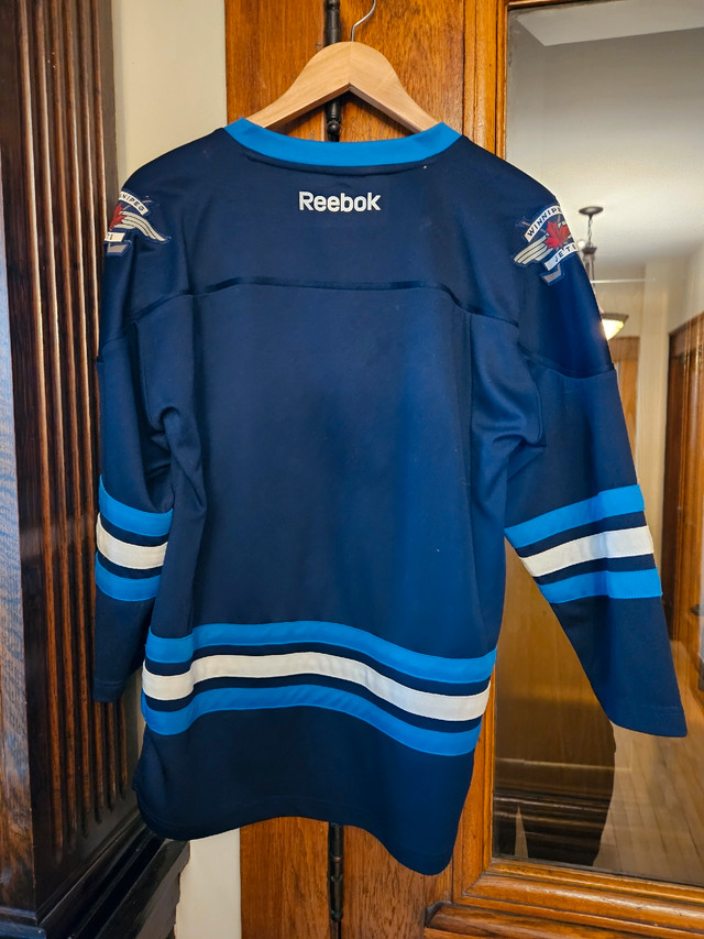 Winnipeg Jets Jerseys (Youth L-XL) in Hockey in Winnipeg - Image 2