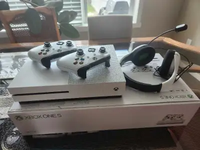 Complete Xbox S 1 Tb console for sale. Eventually want to focus on my computer instead, but don't re...