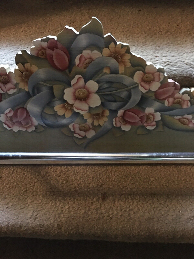 Floral towel rack in Arts & Collectibles in Ottawa