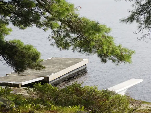 Ice House Getaway at Isle O Pines Muskoka in Ontario in Canada - Image 5
