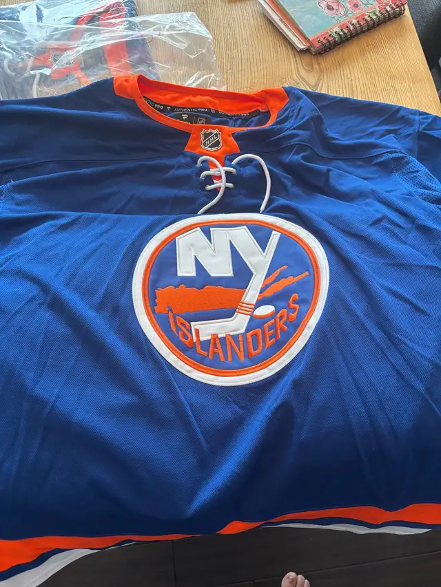 New York islanders Schaefer jersey in Other in St. Catharines - Image 3