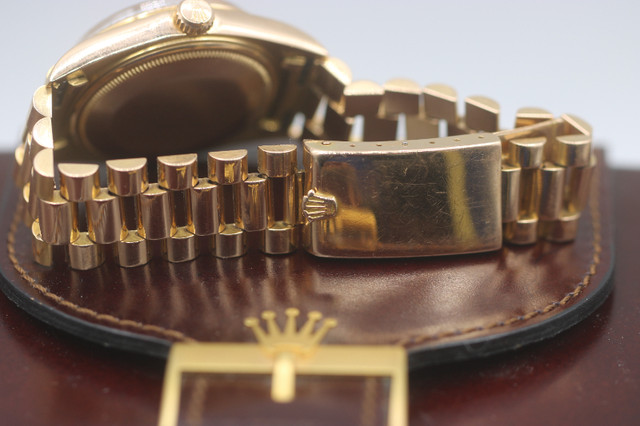 18KT Rolex Day Date President Model 1803 Circa 1971 w/ Box in Jewellery & Watches in City of Halifax - Image 3