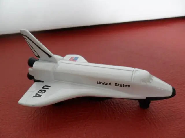Vintage Metal USA Space Shuttle Pull Back Toy. $10 New condition63373373710467122