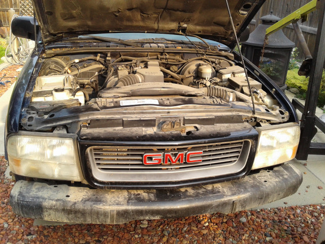 1999 Sonoma SLS for parts in Cars & Trucks in Medicine Hat - Image 2