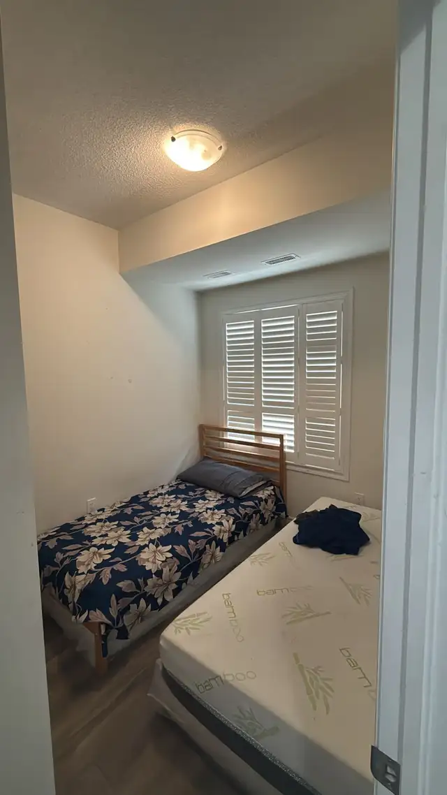 One sharing space available for a female in Short Term Rentals in City of Toronto - Image 5