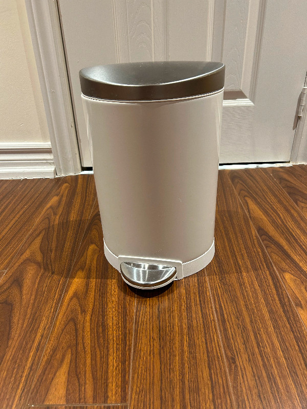 Bathroom bin in Bathwares in Markham / York Region