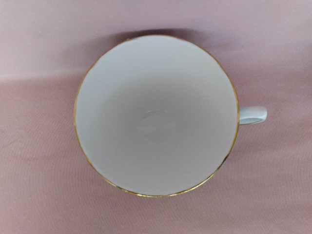 Vintage Colclough Blue Cup & Saucer in Arts & Collectibles in Barrie - Image 3