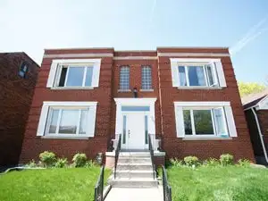 PRIME 1-BR CHAPLIN ESTATES BASEMENT APT ON AVENUE RD, JUST SOUTH OF EGLINTON AVE WEST. Spacious one-...