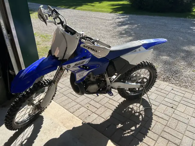 2017 Yamaha YZ250 in Dirt Bikes & Motocross in London - Image 3
