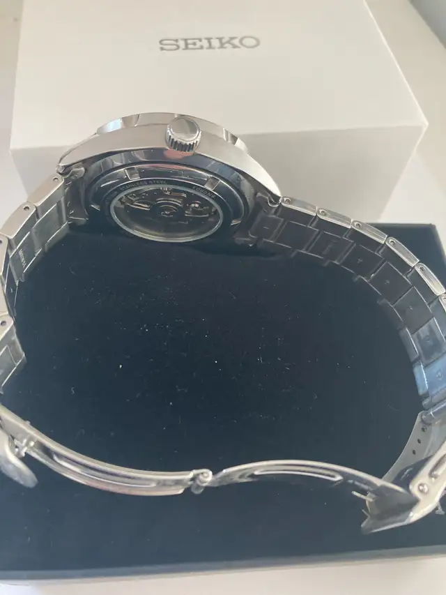 watches/montres in Jewellery & Watches in City of Montréal - Image 10