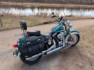 New Harley without the new price. Absolutely mint unmolested original bike with 400 Kms! 6 speed 96...