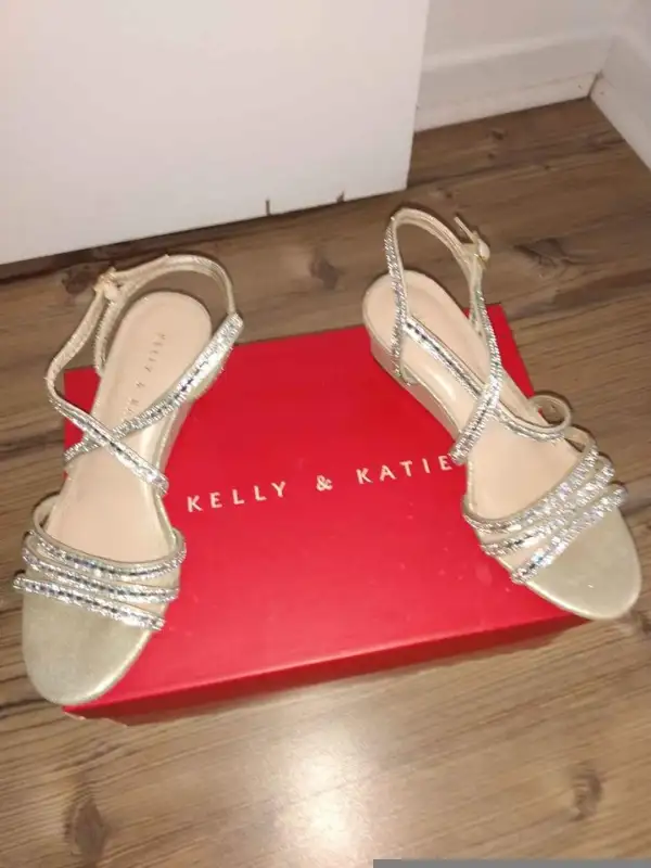 Beautiful Ladies Dress Shoes in Women's - Shoes in Bedford - Image 3