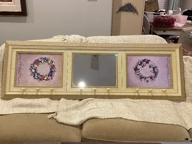 Reduced-Entryway Mirror and Painted Canvas artwork in Home Décor & Accents in Ottawa - Image 3