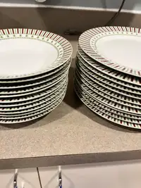 Holiday Dish Set 