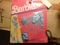 Barbie IceCapades outfit, nrfb,fasioin,has mask,blueskates,dress