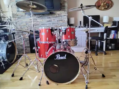 Pearl Vision Drum Set with Zildjian/Sabian cymbels and Hardware, View more