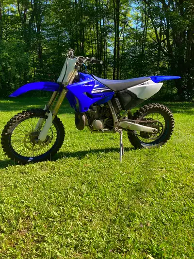 Selling my 2018 YZ250X has been a great bike only selling because i replaced with a new gen 2023. Fr...