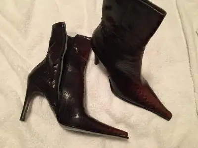 NEW VINTAGE LEATHER BOOTIE NEW DANIER & MOR EITEMS, View more