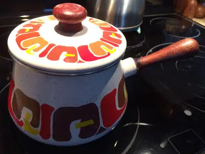 CHAUDRON CAQUELON À FONDUE POT KITSCH VINTAGE RETRO MID CENTURY, View more