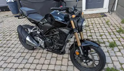 **FOR SALE: 2021 Honda CB300R – Excellent Condition!** Selling my 2021 Honda CB300R! This lightweigh...