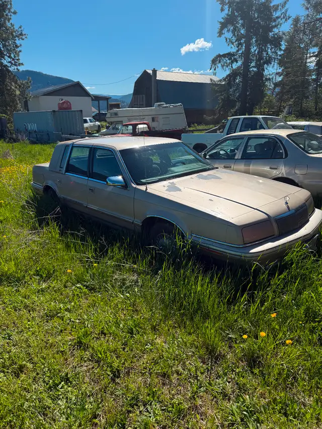 1992 Chrysler New Yorker 5th ave in Classic Cars in Vernon - Image 4