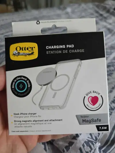 2 available! $ 20 each! I am offering a brand new Otterbox MagSafe 7.5W charging pad for sleek iPhon...