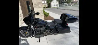 Scorched Crome, Steel Blue, CVO, this bike is one of the most beautiful, powerful, and refined HD yo...