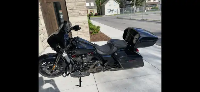 Harley Davidson- Streetglide CVO!!! in Touring in Cambridge - Image 3