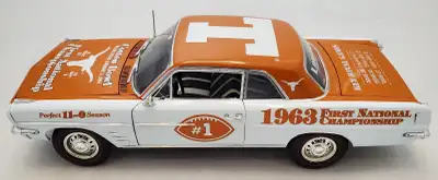 Item No. 17001 DCP 2006 Release Diecast Hwy Highway 61 1963 Pontiac Tempest Le Mans LongHorns Footba...