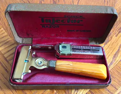 VINTAGE 1937 SCHICK INJECTOR RAZOR IN CASE, View more