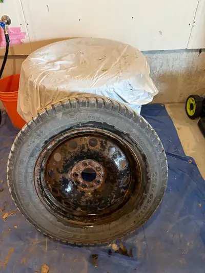 Winter tires x4 Champiro By GT Radial 9 years old but used 3.5 months out of the year. On rims. 225/...
