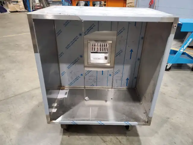 Commercial Type II Exhaust Hood 36 x 36 x 24 in Industrial Kitchen Supplies in Calgary - Image 2