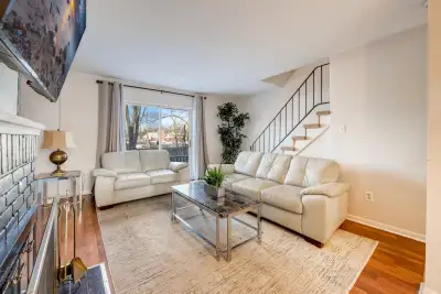 Four Bedroom Townhouse for Rent – Available Today Spacious and well maintained 4-bedroom townhouse f...