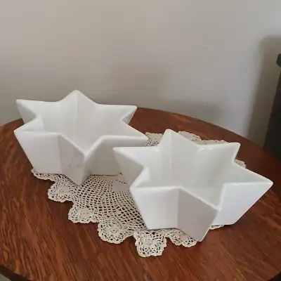 Star-shaped White Snack Bowls, View more