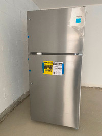 Brand New Whirlpool 30” W 19.2 cu ft Top Freezer Refrigerator