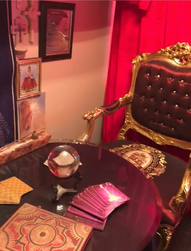 FREE QUESTION  PSYCHIC LOVE SPECIALIST 63838167545601124