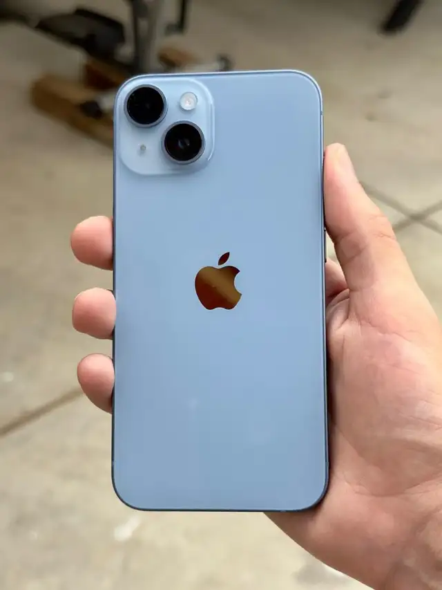 iPhone 14  in Cell Phones in Guelph - Image 2