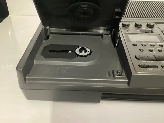 EIKI 7070C COMMERCIAL GRADE CD PLAYER AND CASSETTE DECK RECORDER in Other in City of Toronto - Image 6