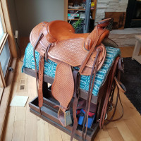Roping saddle.