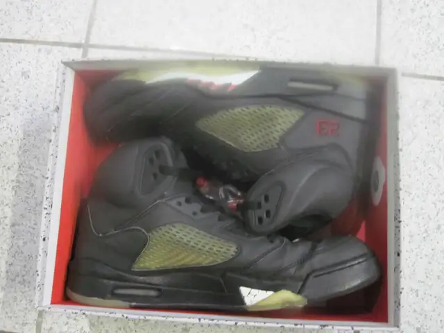 Jordan 5 Size 12 in Men's Shoes in Markham / York Region - Image 4