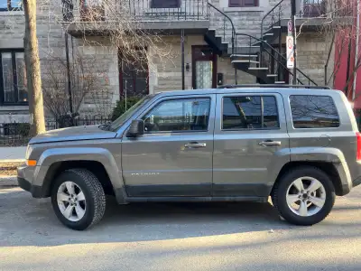 Je vends ma Jeep Patriot 2011, toujours bien entretenue chez un garagiste professionnel. Plusieurs r...