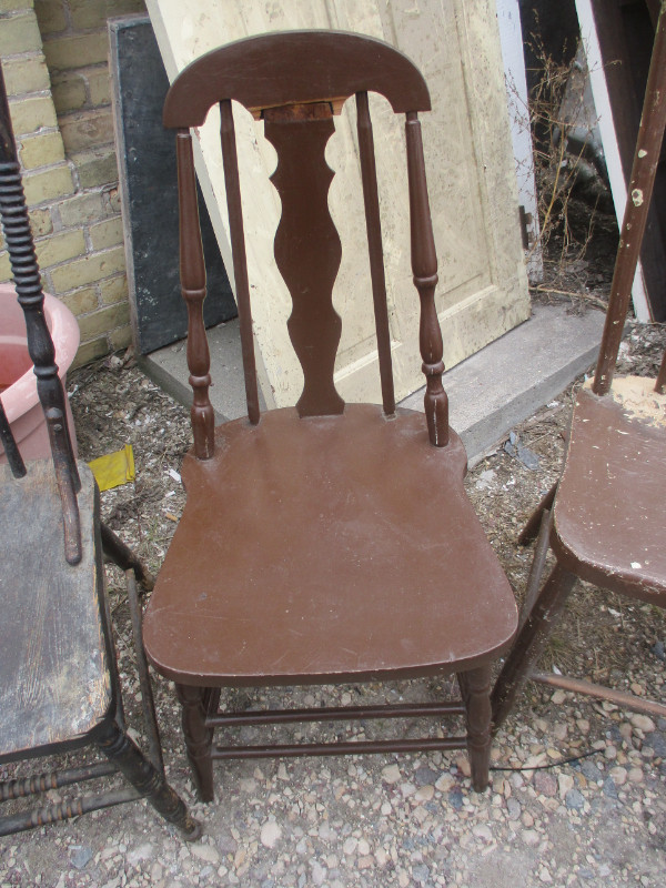 CIRCA 1920s SOLID WOOD GARDEN YARD PATIO PLANTER CHAIRS $20. EA. in Patio & Garden Furniture in Winnipeg - Image 3