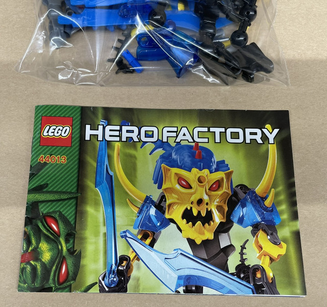 LEGO Hero Factory 44013 AQUAGON Buildable Figure No Box Preowned in Toys & Games in Regina - Image 4