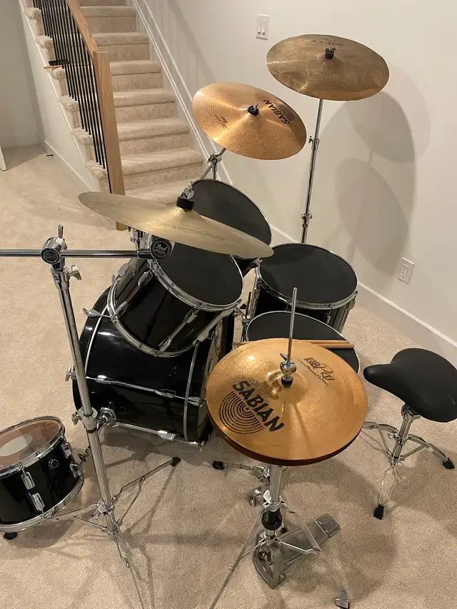 Pearl Export Full Drum Kit in Drums & Percussion in Ottawa - Image 7